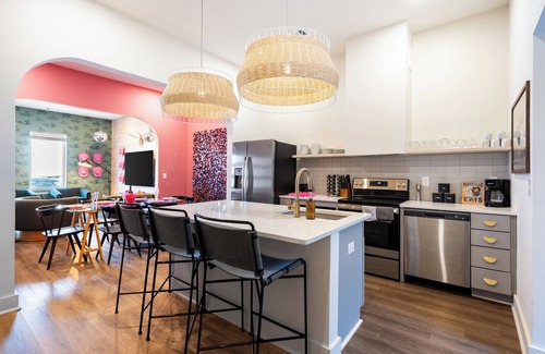 Five Points House | The Last Rodeo | Bachelorette Retreat | Sleeps 24 | 5 Mins to Broadway