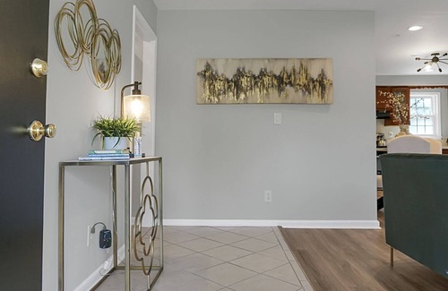 North Charleston House | The "Lay-Over"Remodeled stylish 3 Bedroom home~ PRIME LOCATION PETS OK Sleeps 8