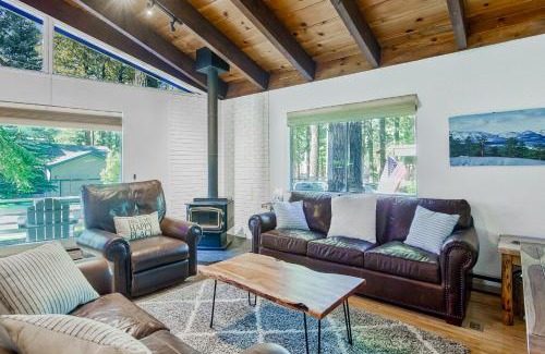 Montgomery Estates House | The Lazy Golden Cabin