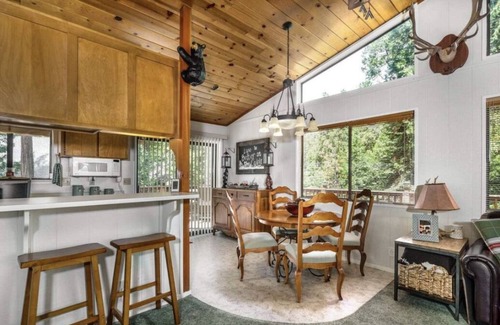 Cold Springs Cabin | The Lazy Lodge Cabin in Cold Springs *WiFi and AT&T cell service working”