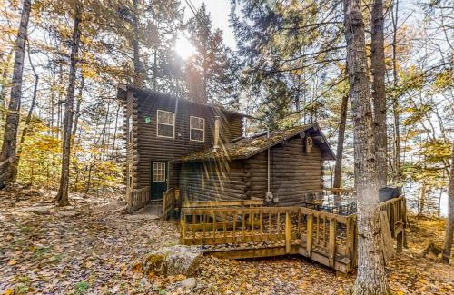 Franklin House | The Lazy Lumberjack Cottages