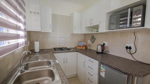 Wierdapark Apartment | The Lemon Tree Oasis - Solar