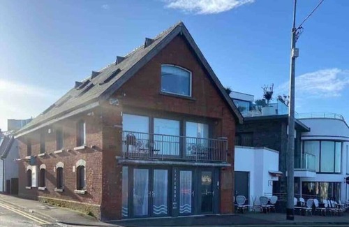 Sutton Cross House | The Lifeboat House, Skerries Harbour