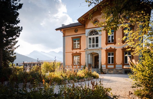 Pontresina House | The listed Villa Klainguti is located in the middle of the Upper Engadine villag