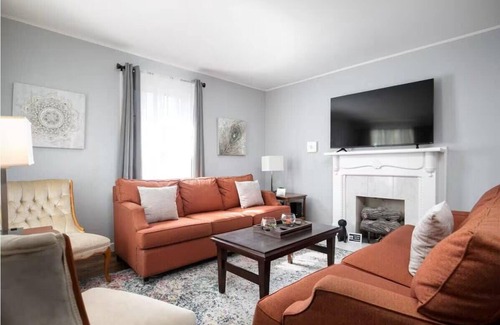 Birmingham House | The Little Blue in Bham