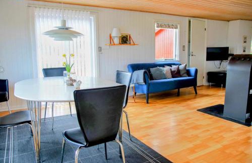 Ho House | The Little Red Cabin Near Blåvand!