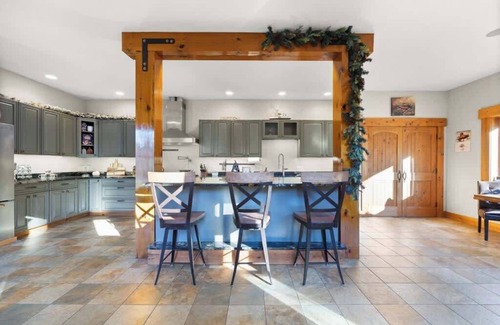 Ellsworth House | The Lodge at Branch Pond