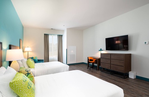 Gatlinburg - Pigeon Forge Hotel | The Lodge at Camp Margaritaville