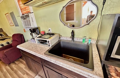 Logan Hotel | The Lodge at Ute Lake aka Yucca Motel and Cabins