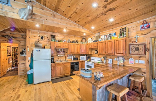 Putnam County Cabin | ‘The Lodge’ in Powersville w/Game Room & Fire Pit
