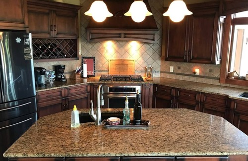 Sugarcreek Villa | The Lodge on the Hill