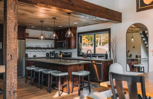 New Philadelphia Cabin | The Lodge @ Paradise Lake