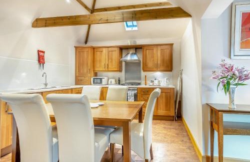 Grimsby House | The Lodge - Uk44516