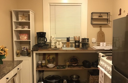 Dixon House | The Loft at Dixon Manor - Light & Light!