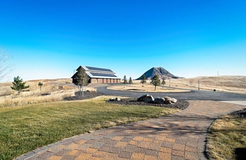 Sturgis Apartment | The Loft at Raz Hideaway Mountain Ranch - Sleeps 3