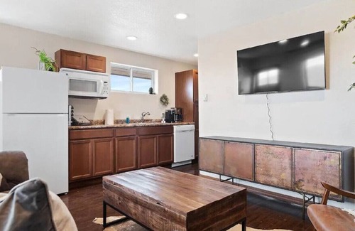 Sturgis Apartment | The Loft at Raz Hideaway Mountain Ranch!