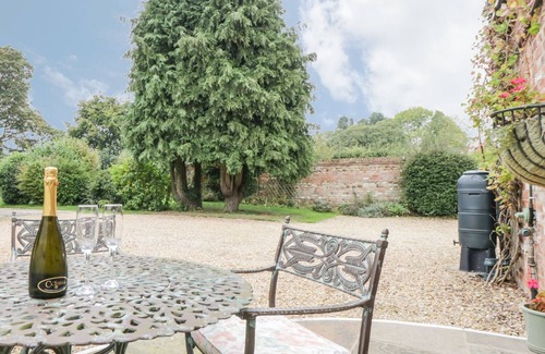 Ripley Cottage | THE LOFT, with a garden in Boroughbridge