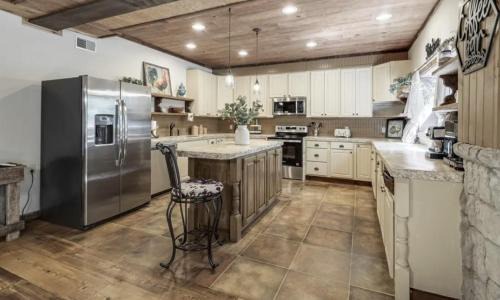 Cottontown House | The Log Palace Private Guest Suite cabin