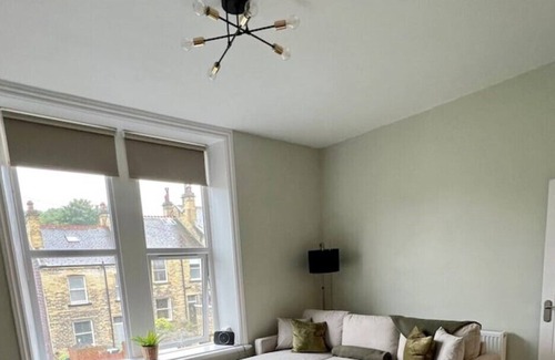 Rastrick Apartment | The Lookout@brighouse ( luxury 1 bed apt with sofa bed)