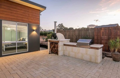 Quindalup House | The Loop – A Luxury Escape