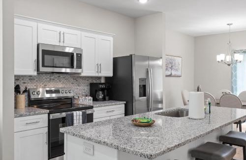 Clarksville House | The Lopez Lounge in Downtown - 1018 Main St