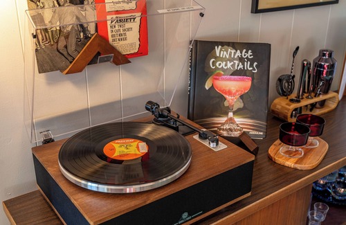 Joshua Tree House | The Lost Flamingo Retro Retreat Pool/Spa/EV/Views!