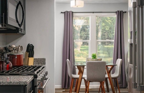 Roseland House | The Lucky Charm | Home of the Fighting Irish! BBQ, Games, 3-Bedrooms