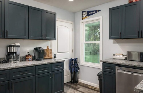 Roseland House | The Lucky Charm | Home of the Fighting Irish! BBQ, Games, 3-Bedrooms