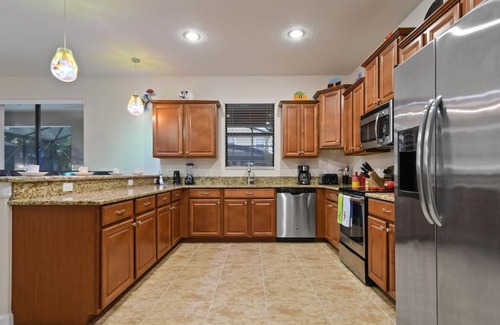 Davenport House | The Magic Mansion 6BR Resort Pool Home Near Disney