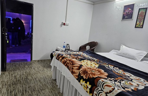 Naini Hotel | The Mahakumbh Vatika