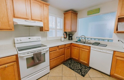 Biloxi House | The Main Suite - near Beach and close to Downtown - the perfect location!