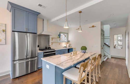 Radcliffeborough House | The Manor 93 A&B - 2 Newly Renovated Units in Downtown Charleston!