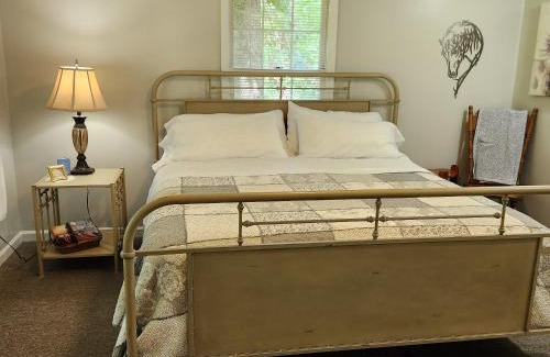 Rockmart Apartment | The Manor at Becks Lake