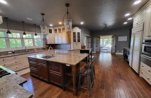 Alexandria House | The Maple Lake Villa