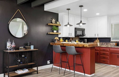 Crestline House | The Matterhorn Manor by Avantstay Harry Potter Inspired A-frame Home w/Hot Tub & Views