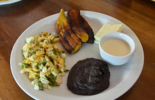 Suchitoto House | The Mayan Grouper