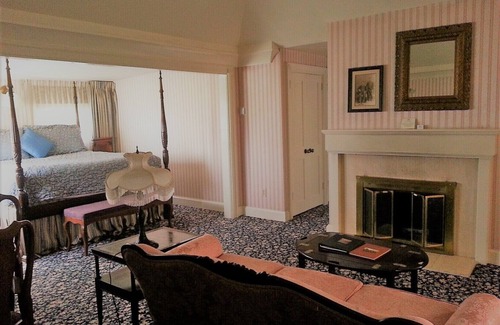 Mendocino Hotel | The Mendocino Hotel and Garden Suites