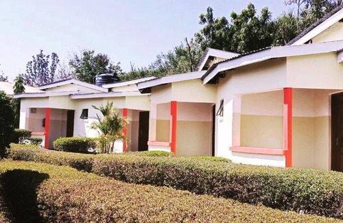 Arusha Region Hotel | The Meserani Oasis Lodge