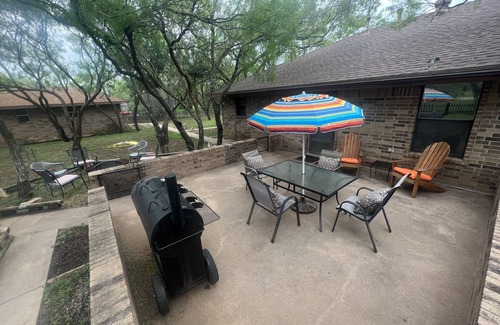 Potosi House | The Mesquite Retreat ~ Romantic ~ Secluded ~ Hot Tub ~ Fire Pit ~ Very Relaxing