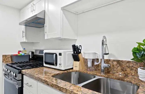 Huntington Park Apartment | The Metro Loft Hideout