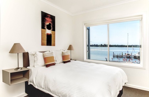 Metung Hotel | The Moorings at Metung