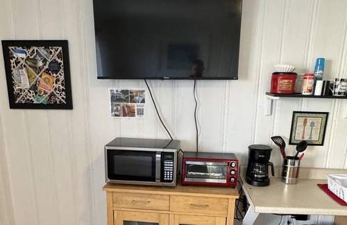 Hampton Apartment | The Motel closest to the beach! Pet Friendly! The Best Surfing!