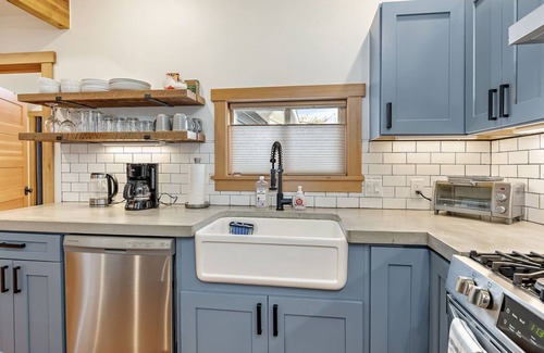 Ashland House | The Mountain Ave House by WanderLodges