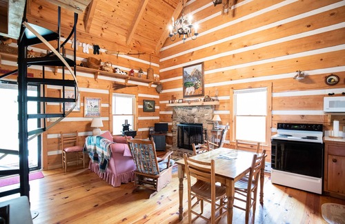 Otto Cabin | The Mountains are Calling! Visit Chinkapin Gap | Turnstone Log Cabins