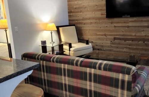 Findlay Apartment | The Nest! A Clean & Cozy Newly Remodeled Apartment