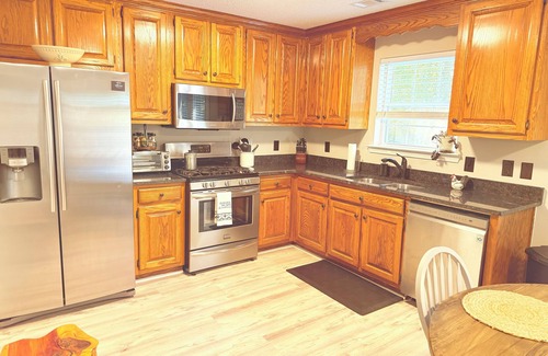 Ranger House | The Nest in Ranger - A Cozy Private Getaway with a Huge Game Room!