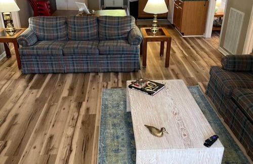 Leesburg Cottage | The Nest on Weiss-Perfect for Families and Friends