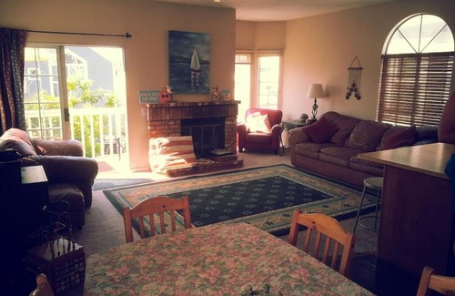 West Newport Apartment | the Newport Family Peninsula Beach House