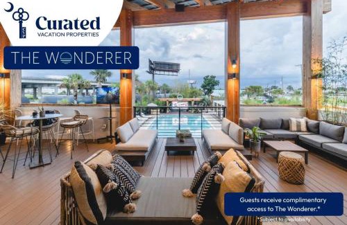 Harleston Village Bed & Breakfast | The Nicholas Veranda King Suite - Steps to King