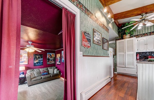 Loveland House | The Nostalgia Suite at The Oasis on Eisenhower